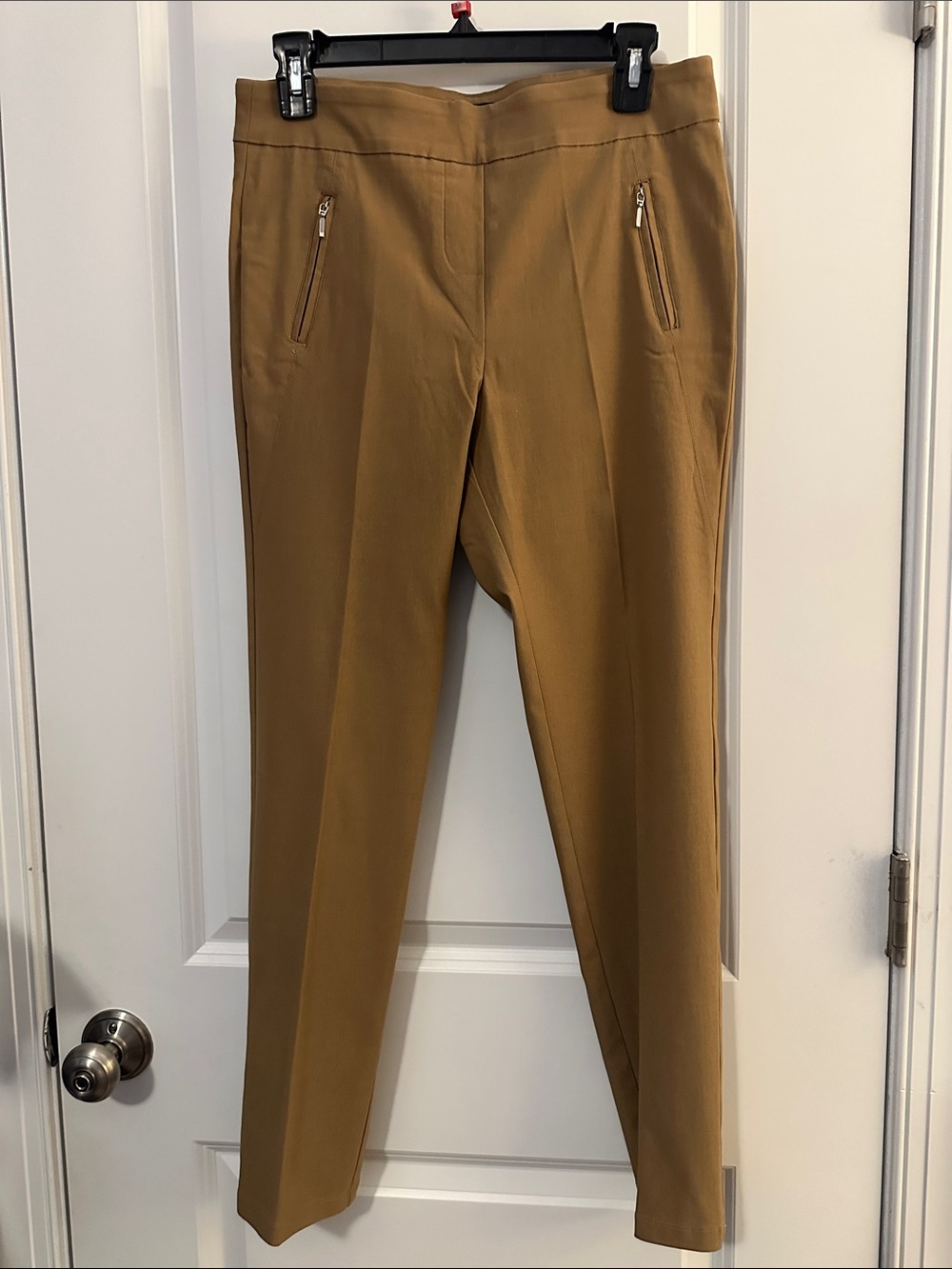 Soho Tailored Straight-Leg Pants in Camel